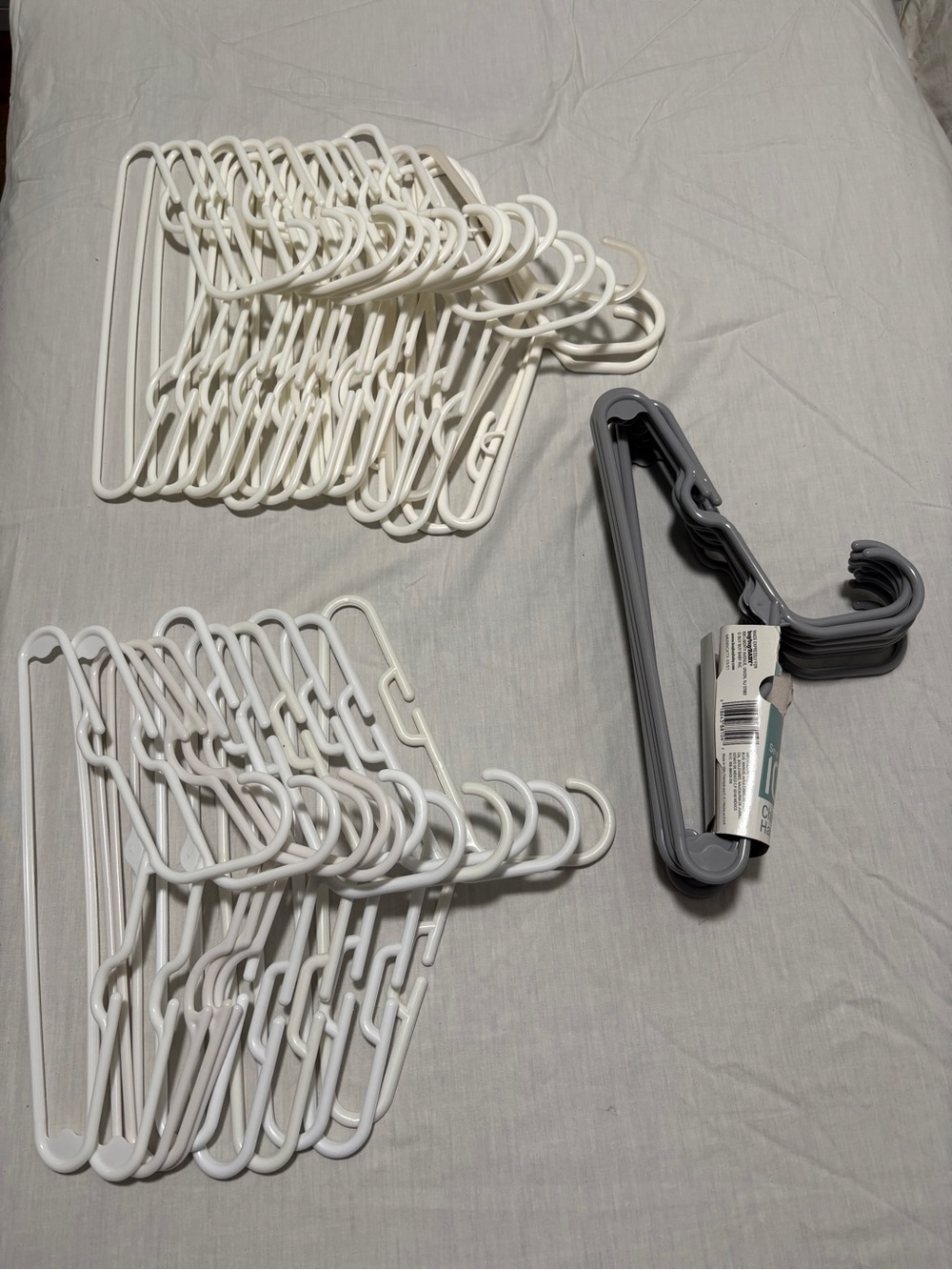 40 White and Gray Plastic Clothes Hangers - Multipack